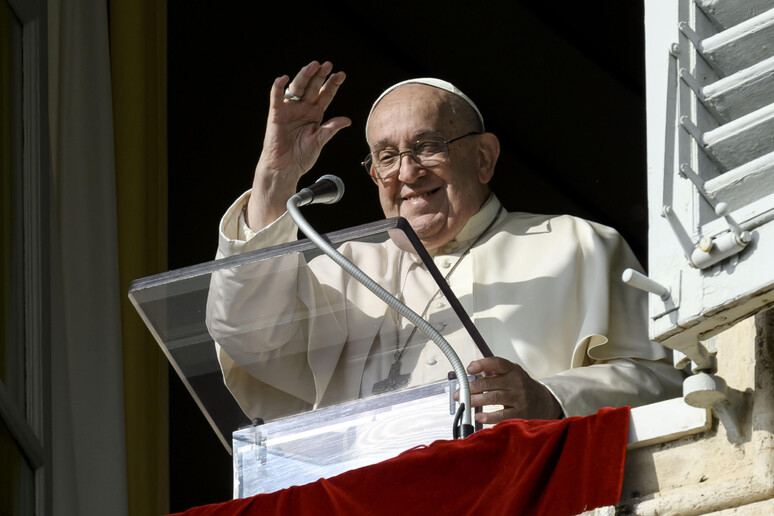 El Papa pidió oraciones y ayuda para los inundados de Valencia - TODOS LOS DERECHOS RESERVADOS