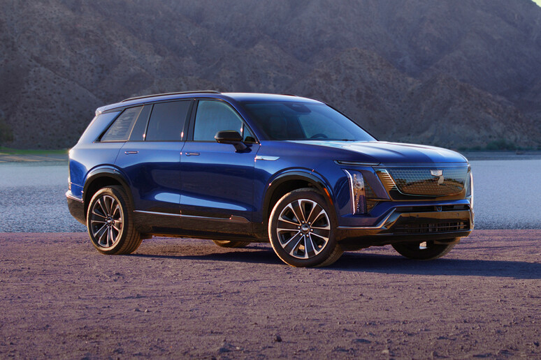 Il suv elettrico Vistiq entra nella scuderia Usa di Cadillac - RIPRODUZIONE RISERVATA