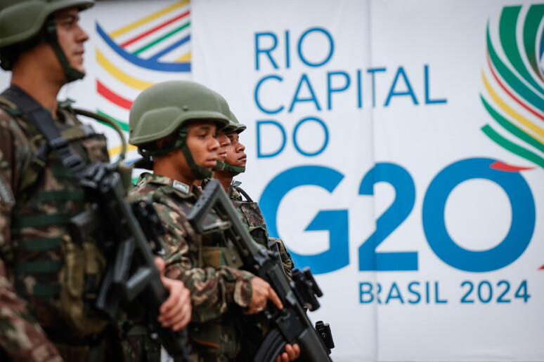 Forças de segurança no Museu de Arte Moderna do Rio, que abrigará cúpula do G20 © ANSA/EPA