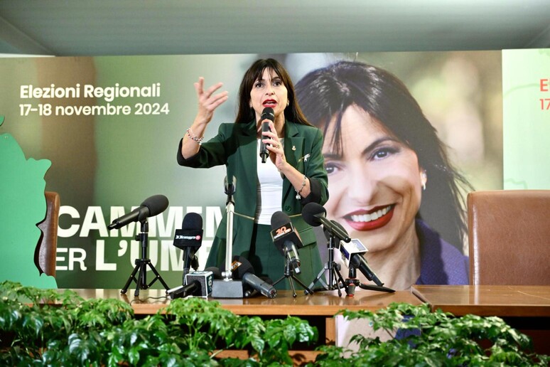 - RIPRODUZIONE RISERVATA