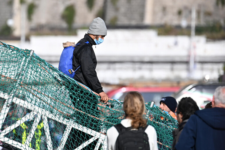 Migranti: Salerno ricorda i dieci anni dal primo sbarco - RIPRODUZIONE RISERVATA