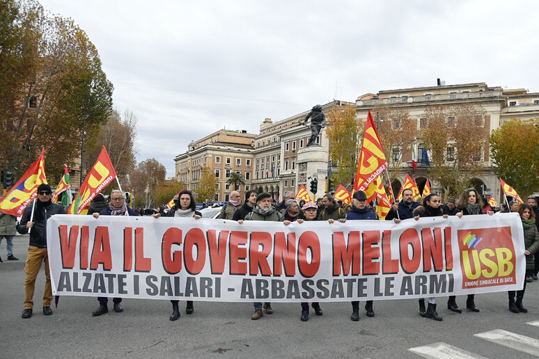 - RIPRODUZIONE RISERVATA