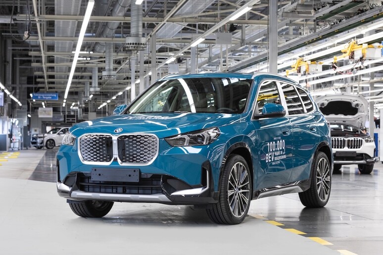 Bmw nel 2024 ha prodotto 100.000 auto elettriche a Regensburg - RIPRODUZIONE RISERVATA