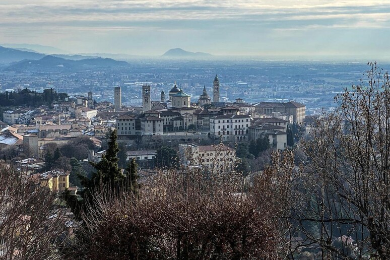 Vista aérea de Bergamo, no norte da Itália - TODOS OS DIREITOS RESERVADOS