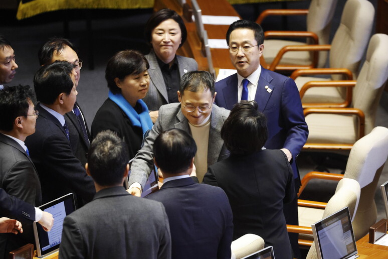 Parlamento de Corea del Sur vota impeachment. - TODOS LOS DERECHOS RESERVADOS