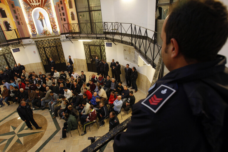 Ao menos 43 detentos tiraram a própria vida nos seis primeiros meses deste ano - TODOS OS DIREITOS RESERVADOS