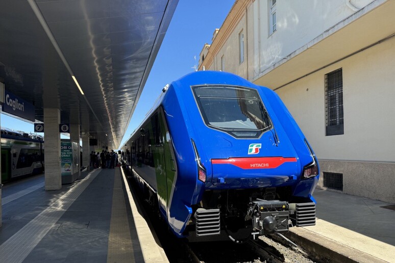 Col nuovo treno Blues Sardegna ha il parco mezzi piu giovane - RIPRODUZIONE RISERVATA