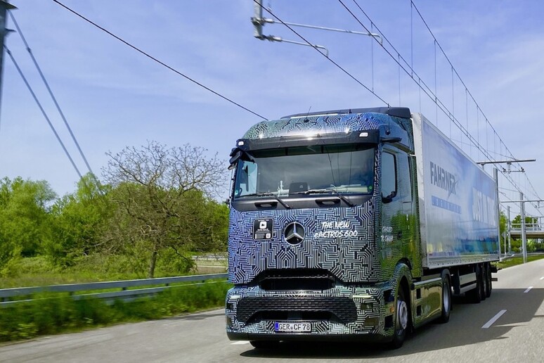 Camion Ev: batteria vs pantografo, test finali in Germania - RIPRODUZIONE RISERVATA