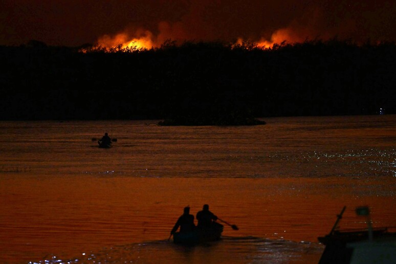 Incêndios e desmatamento estão destruindo as bacias aquíferas do Pantanal © ANSA/AFP