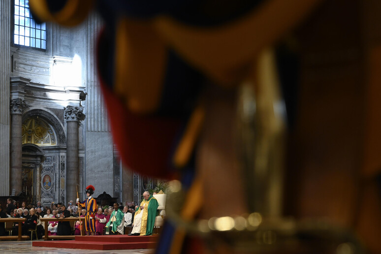 Los nuevos estatutos en la basílica de San Pedro. - TODOS LOS DERECHOS RESERVADOS