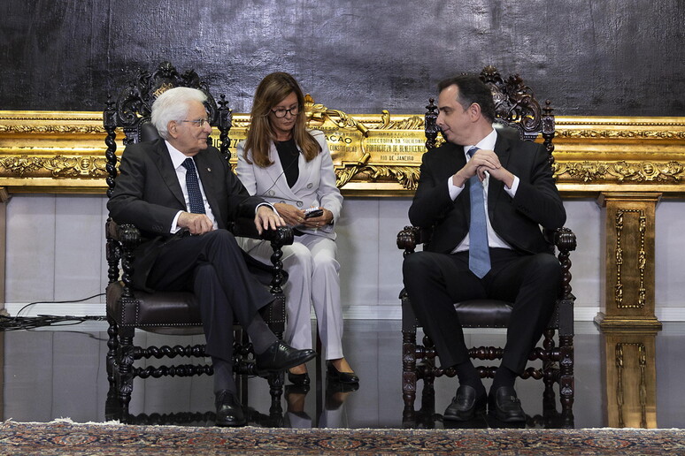 Mattarella junto al senador Pacheco, presidente del Congreso brasileño. © ANSA/EPA