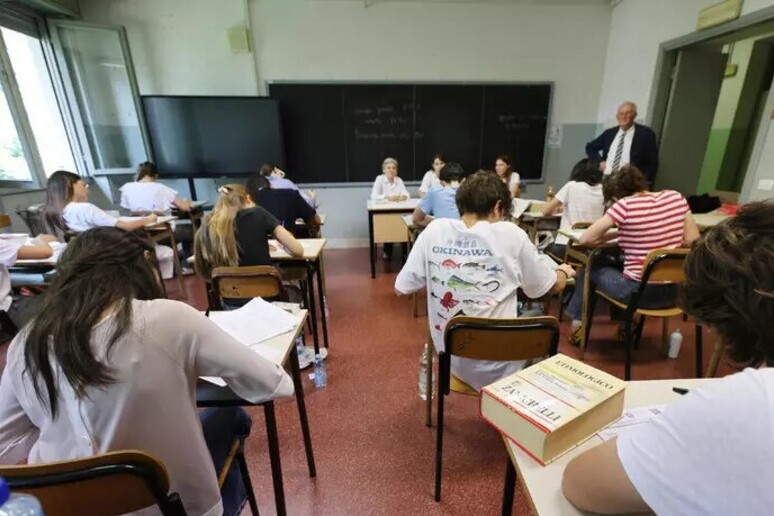 Alumnos y padres se quejan por la carga excesiva de tareas durante el receso escolar italiano (ANSA) - TODOS LOS DERECHOS RESERVADOS