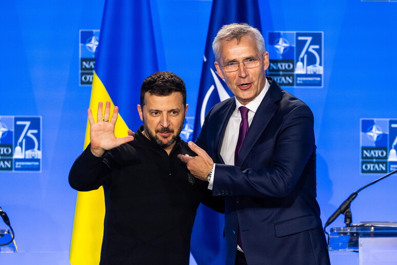 Volodmir Zelensky junto a Jens Stoltenberg en foto de archivo - TODOS LOS DERECHOS RESERVADOS