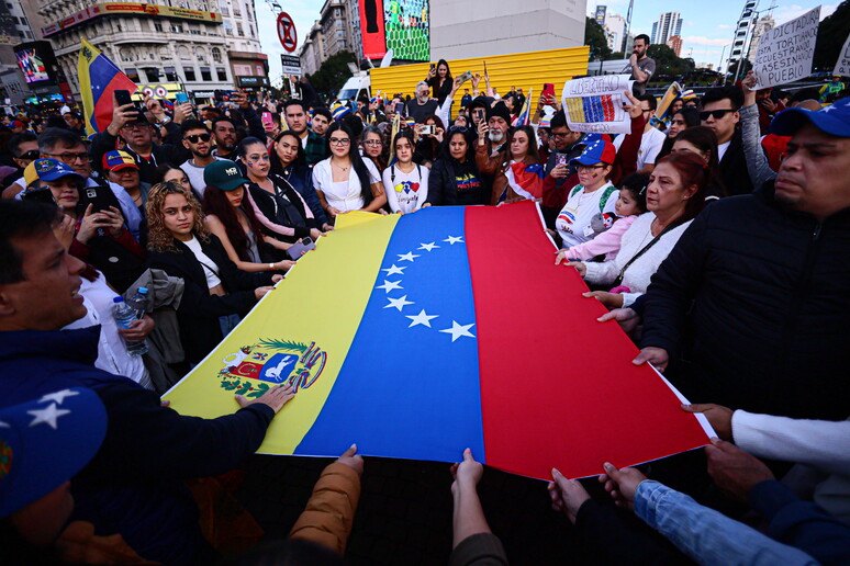 Protesto contra resultado das eleições na Venezuela - TODOS OS DIREITOS RESERVADOS