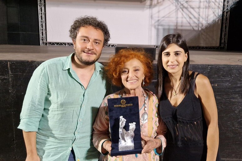 Premio Verso Sud “Nicola Petrolino - RIPRODUZIONE RISERVATA