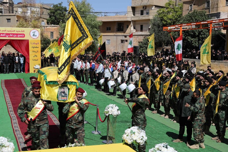 Funeral de membro do Hezbollah em Beirute, capital do Líbano, após explosão de pager © ANSA/AFP