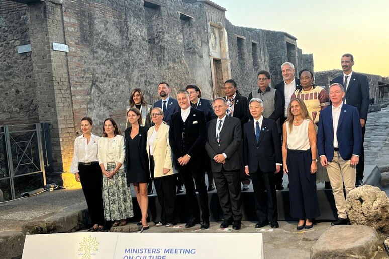 Delegação do G7 durante visita a Pompeia - TODOS OS DIREITOS RESERVADOS