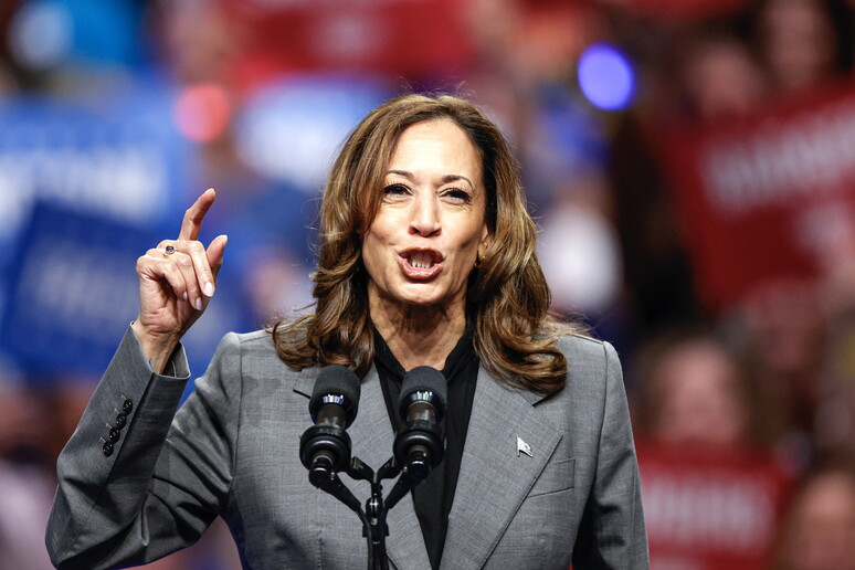 Kamala Harris admitiu em entrevista que tem porte de armas - TODOS OS DIREITOS RESERVADOS