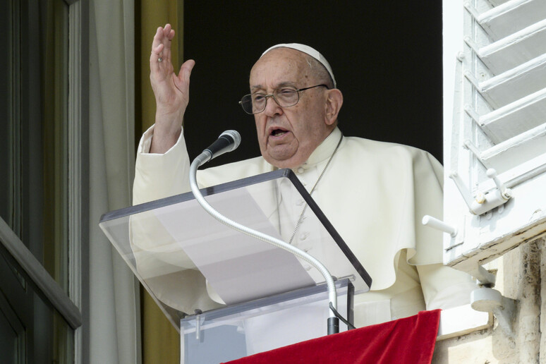 Papa Francisco durante Angelus no Vaticano - TODOS OS DIREITOS RESERVADOS