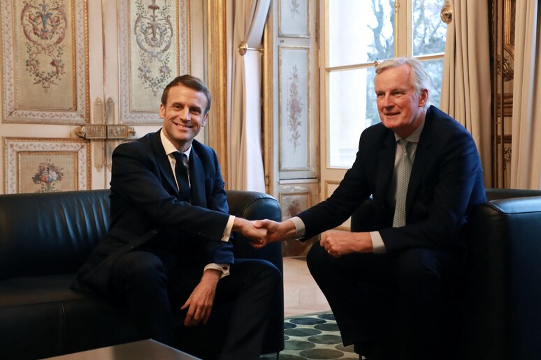 El presidente Macron y el flamante premier Barnier. © ANSA/AFP