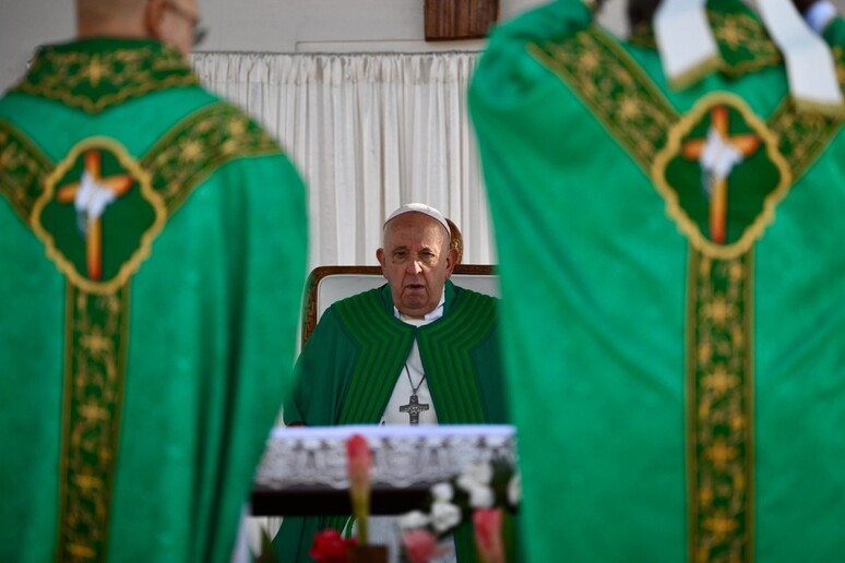 Misa celebrada por el Papa Francisco en el estadio Sir John Guise, Port Moresby, Papua Nueva Guinea. - TODOS LOS DERECHOS RESERVADOS