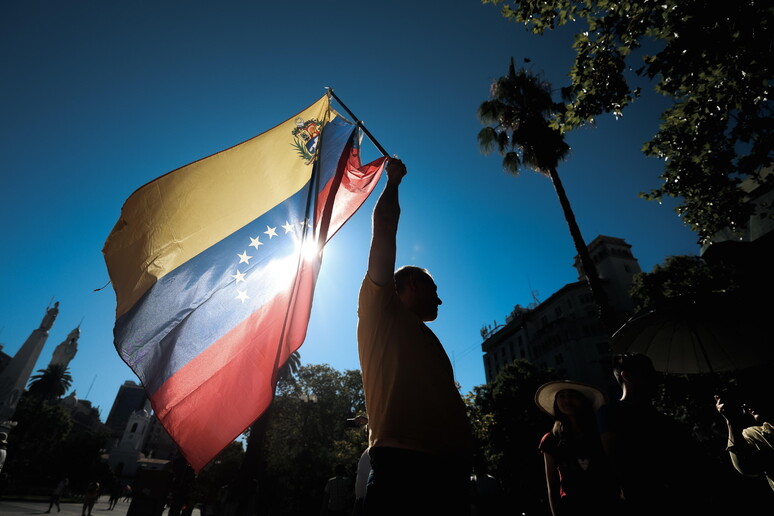 Manifestação da oposição contra Maduro em Caracas, na Venezuela © ANSA/EPA