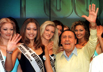 Il presidente della giuria Alberto Sordi a Miss Italia nel 1999